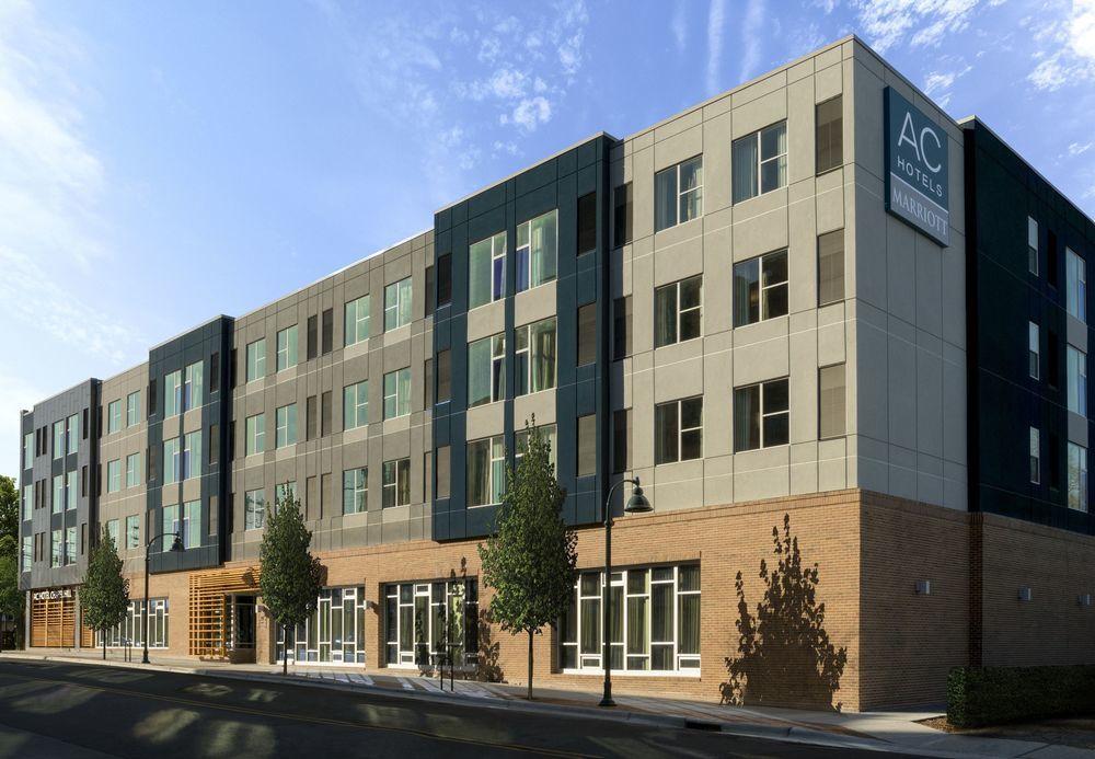Ac Hotel By Marriott Chapel Hill Downtown Bagian luar foto