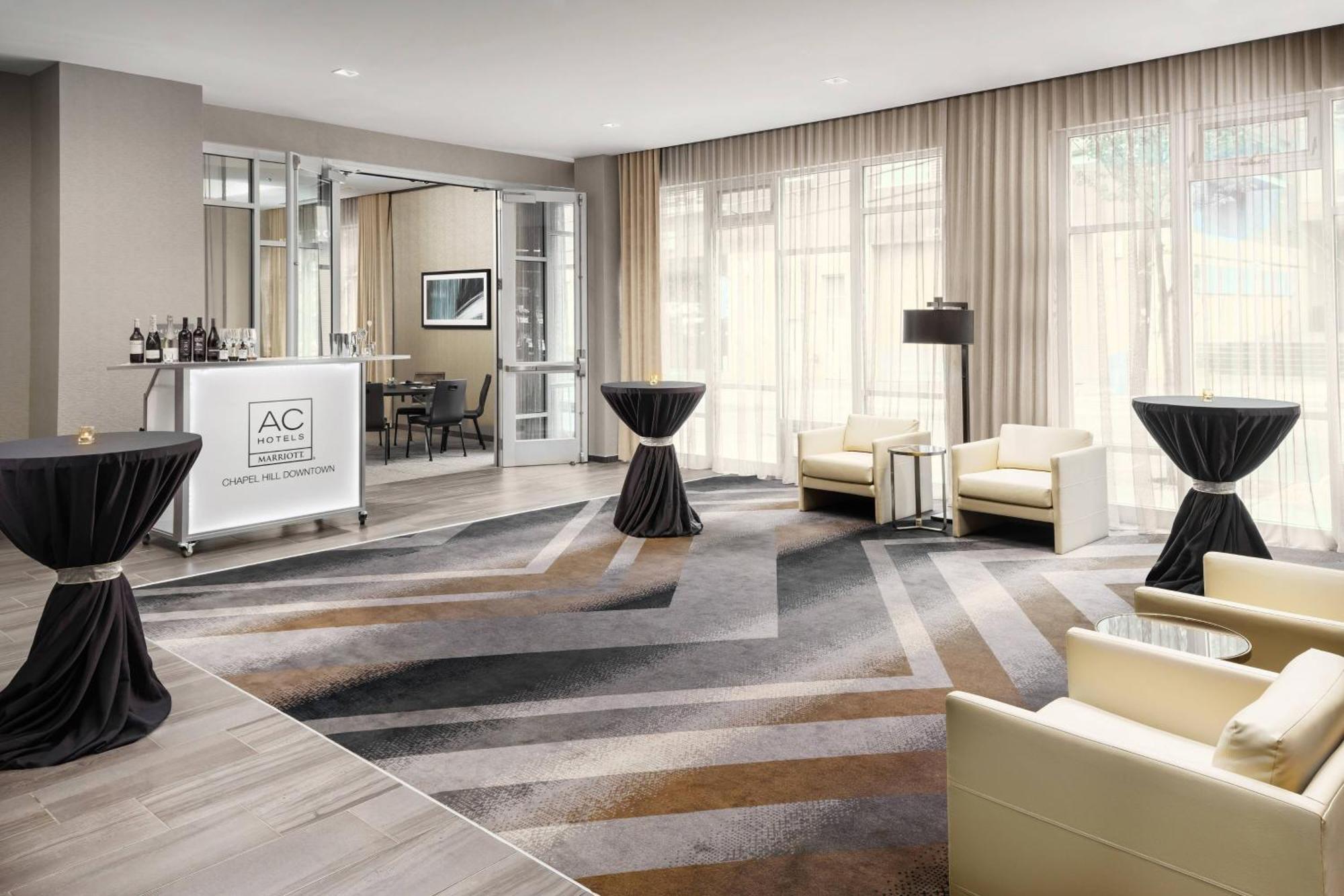 Ac Hotel By Marriott Chapel Hill Downtown Bagian luar foto